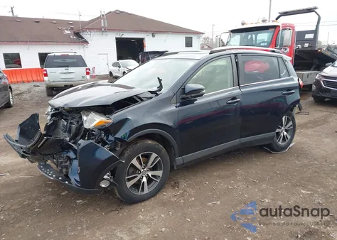 2018 Toyota Rav4 Xle from USA, damaged, VIN JTMRFREV3JD234786